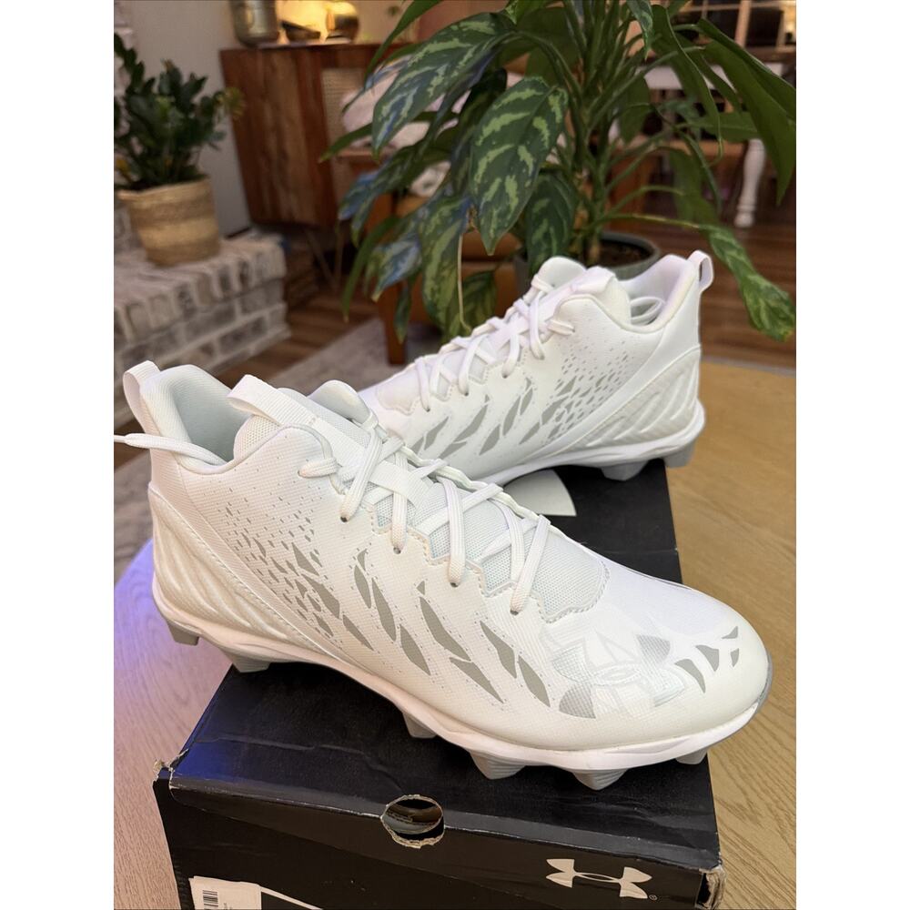 Under Armour Spotlight Franchise RM Mens 10 White Football Cleats 3022774-100